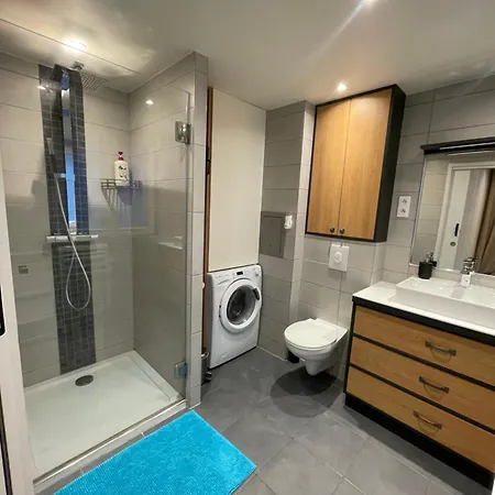 Grand 5 Pieces Petite France Apartman *